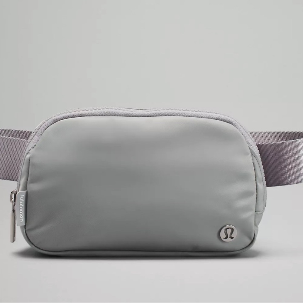 Lululemon Everywhere Belt Bag